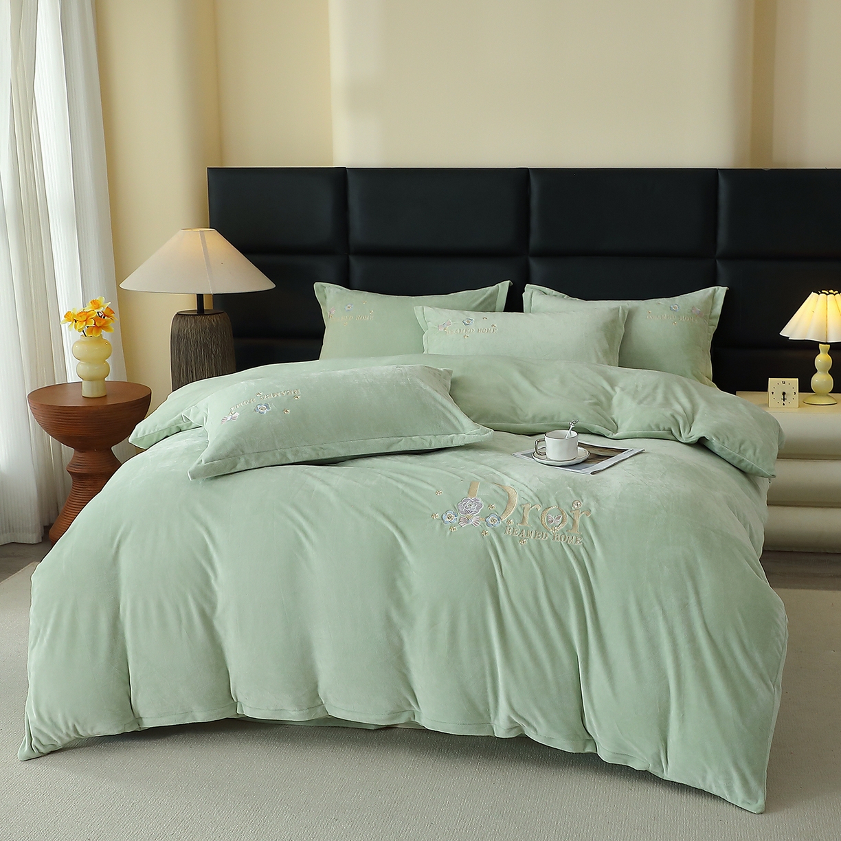 91家纺网 家纺一手货源 找家纺 晶缦家纺 2025新款高克重全消光蚕丝绒刺绣花四件套 初羡-清新绿