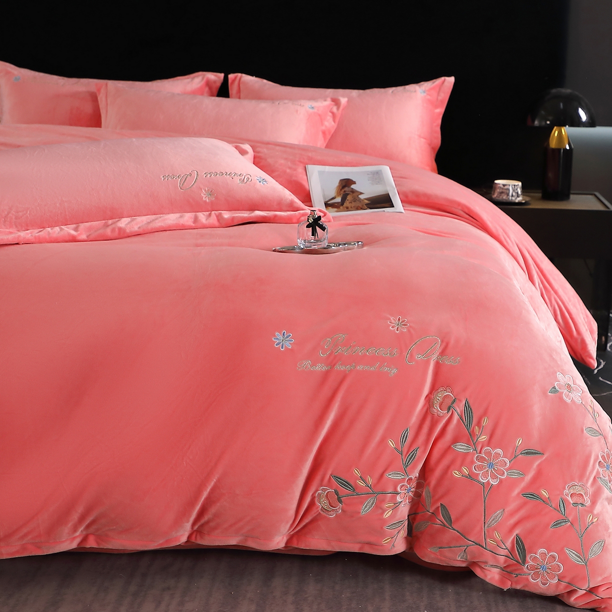 晶缦家纺 2025新款高克重全消光蚕丝绒刺绣花四件套 繁花-粉玉