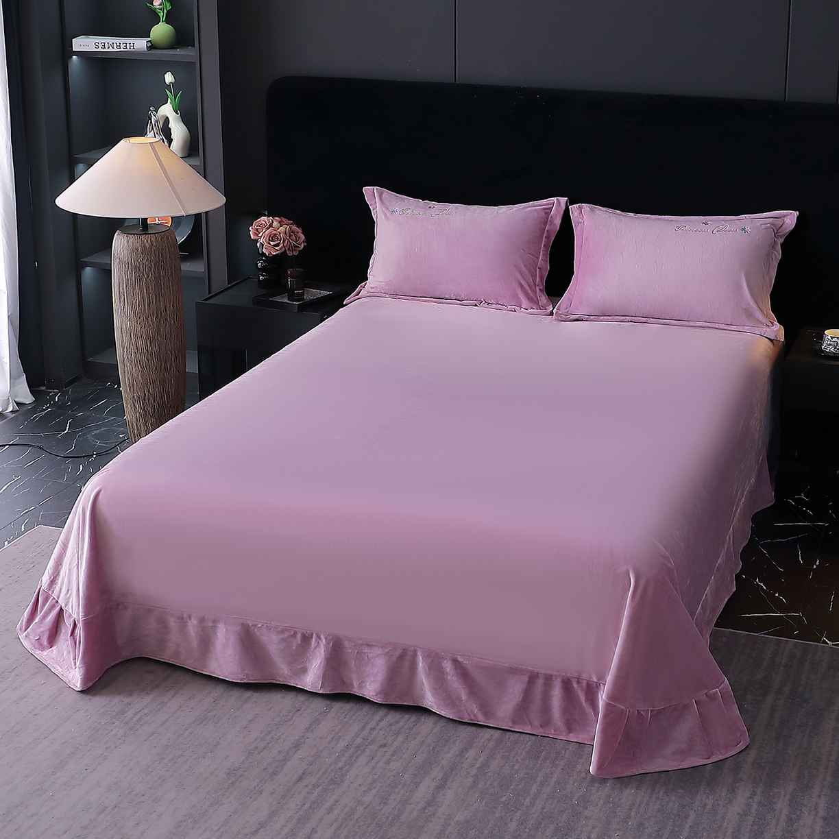 91家纺网 家纺一手货源 找家纺 晶缦家纺 2025新款高克重全消光蚕丝绒刺绣花四件套 繁花-薰衣紫