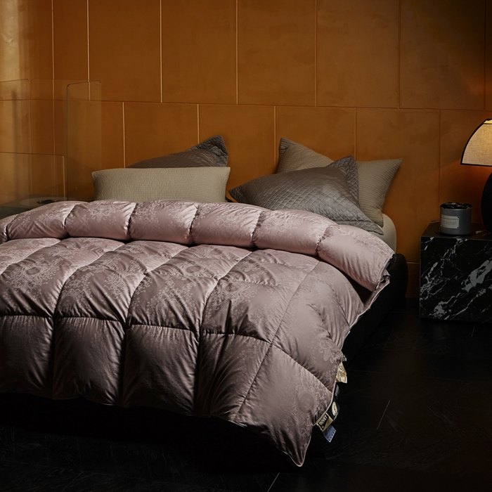 91家纺网 家纺一手货源 找家纺 暖羽屋羽绒馆 2025新款鹅绒丝被芯 盛世典雅羽绒被子 双人羽毛被 2米婚庆春秋被芯 盛世典雅 粉