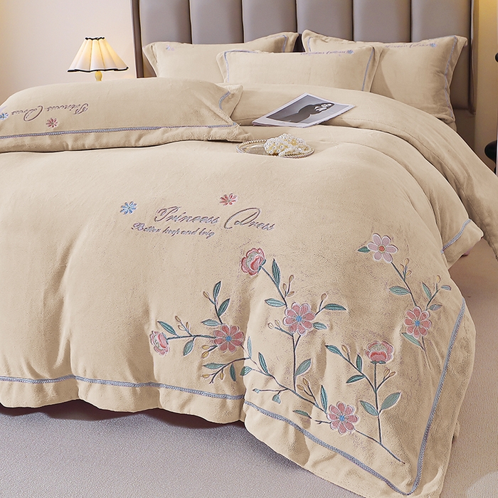 91家纺网 家纺一手货源 找家纺 （总）晶缦家纺 2025新款超高克重保暖太阳绒刺绣花四件套/高克重牛奶绒宝宝绒婴儿绒四件套