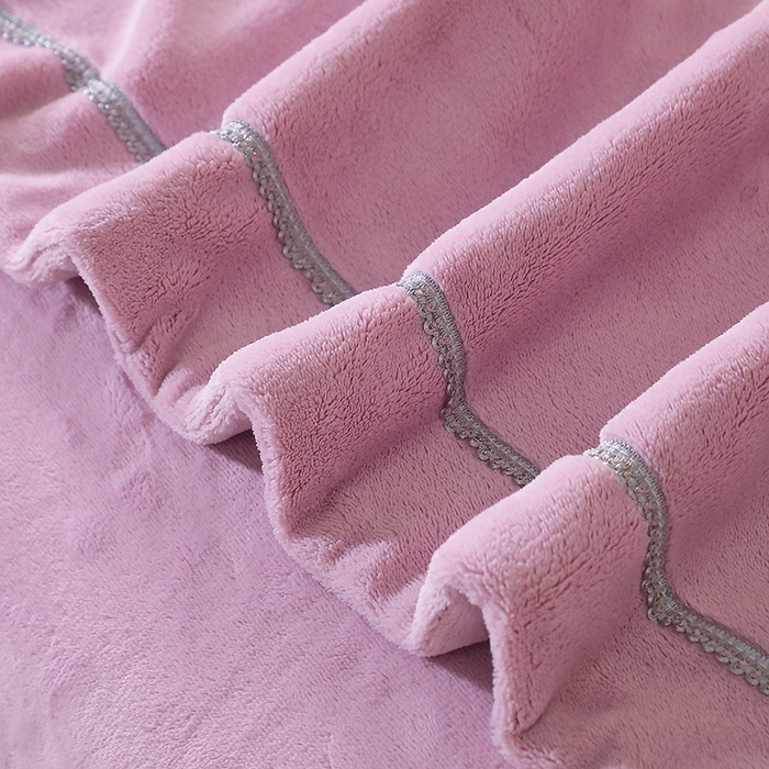 91家纺网 家纺一手货源 找家纺 晶缦家纺 2025新款超高克重保暖太阳绒刺绣花四件套 花觅-薰衣紫