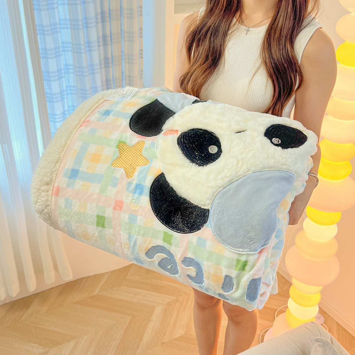 91家纺网 家纺一手货源 找家纺 （总）子钦家纺 2025新款秋冬加厚牛奶绒羊羔绒卡通贴布绣毛毯-快乐熊猫