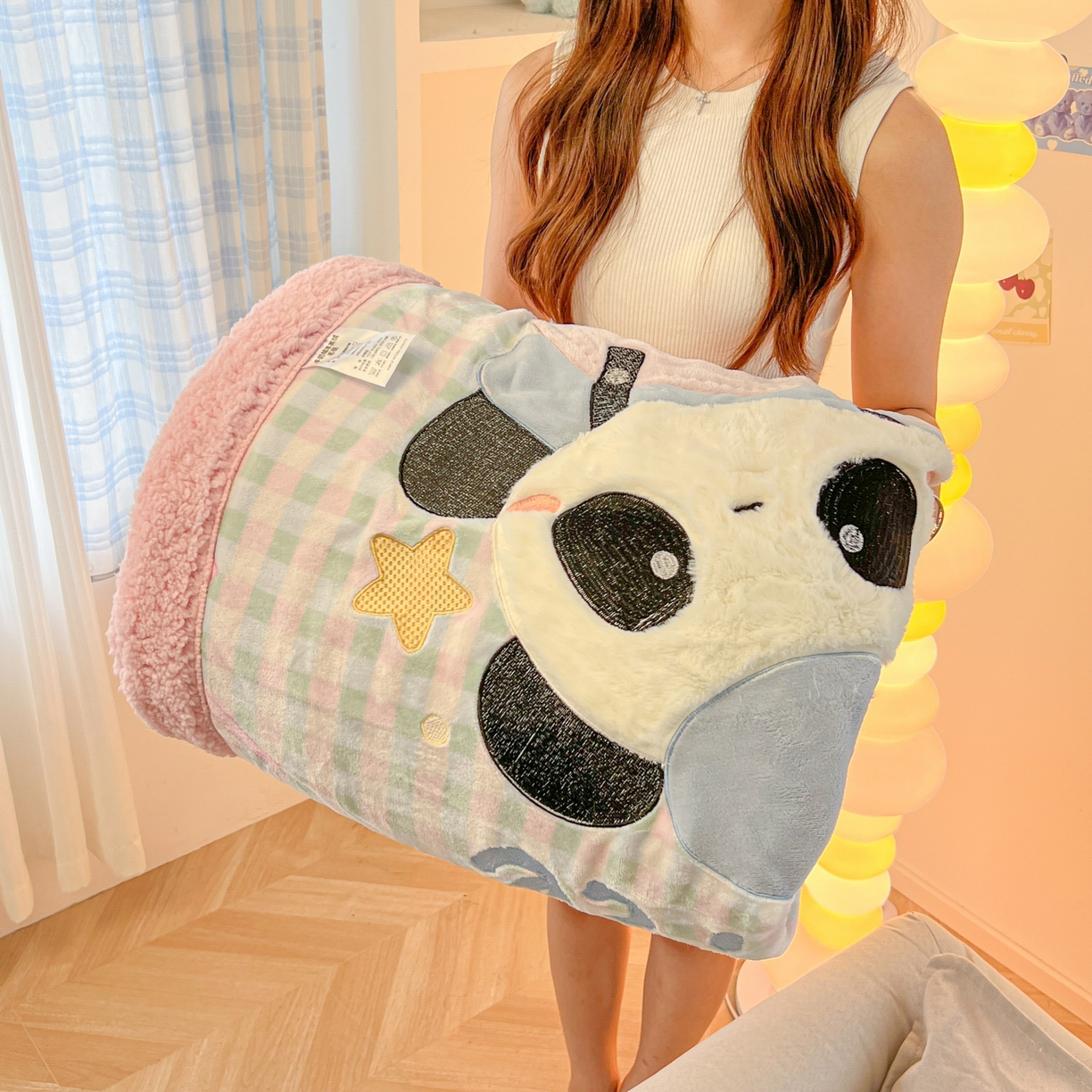 子钦家纺 2025新款秋冬加厚牛奶绒羊羔绒卡通贴布绣毛毯-快乐熊猫 毛毯快乐熊猫-蝴蝶结格子