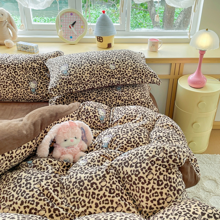 91家纺网 家纺一手货源 找家纺 一比一  2025新款双面牛奶绒四件套 豹纹KT- 咖