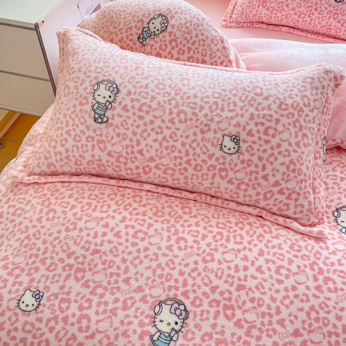 91家纺网 家纺一手货源 找家纺 一比一  2025新款双面牛奶绒四件套 豹纹KT-粉