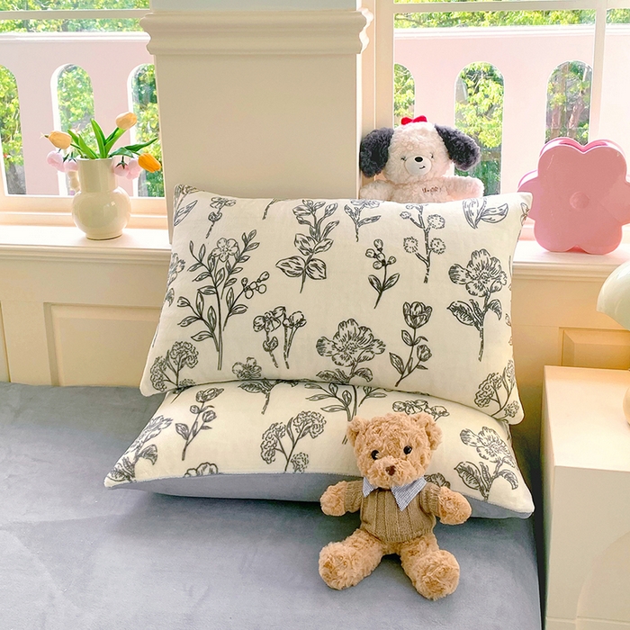 91家纺网 家纺一手货源 找家纺 YYDS网供  2025新款ins风牛奶绒四件套萌趣卡通三件套花卉单被套秋冬软fufu防静电 丛林兔影斯基