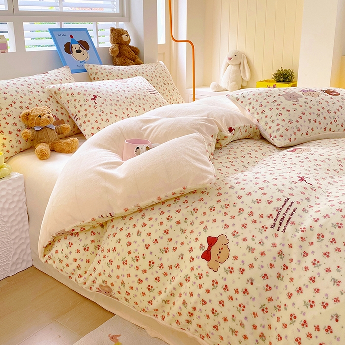 91家纺网 家纺一手货源 找家纺 YYDS网供  2025新款ins风牛奶绒四件套萌趣卡通三件套花卉单被套秋冬软fufu防静电 动物乐园