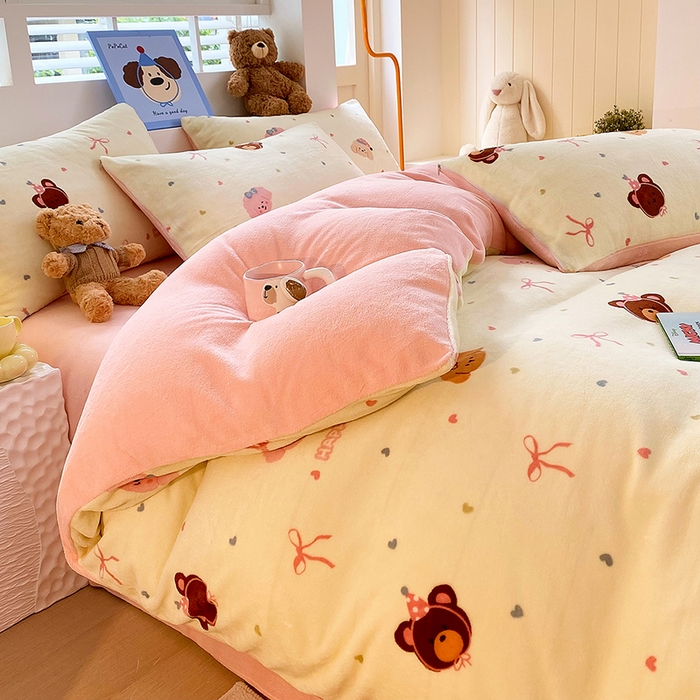 91家纺网 家纺一手货源 找家纺 YYDS网供  2025新款ins风牛奶绒四件套萌趣卡通三件套花卉单被套秋冬软fufu防静电 多彩缤纷美梦