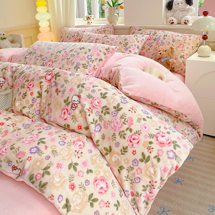 91家纺网 家纺一手货源 找家纺 YYDS网供  2025新款ins风牛奶绒四件套萌趣卡通三件套花卉单被套秋冬软fufu防静电 花园猫语日记