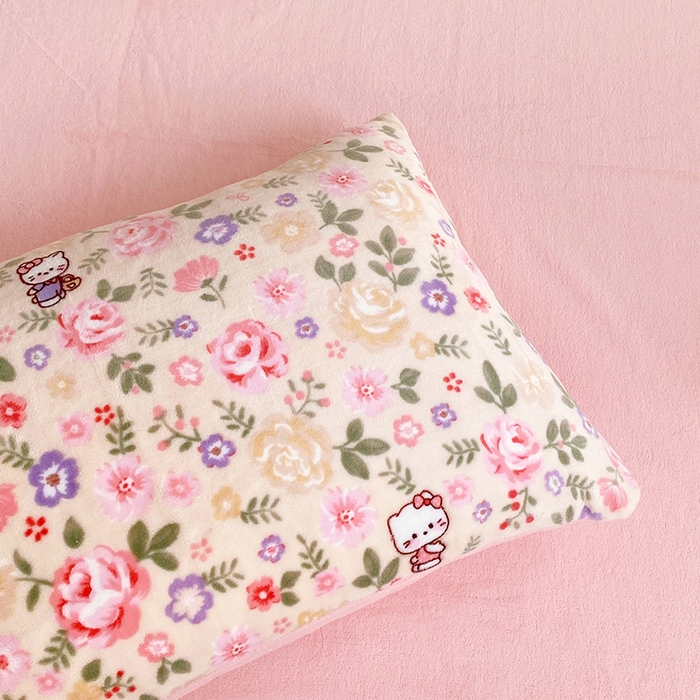 91家纺网 家纺一手货源 找家纺 YYDS网供  2025新款ins风牛奶绒四件套萌趣卡通三件套花卉单被套秋冬软fufu防静电 花园猫语日记