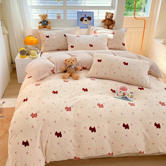 91家纺网 家纺一手货源 找家纺 YYDS网供  2025新款ins风牛奶绒四件套萌趣卡通三件套花卉单被套秋冬软fufu防静电 欢乐奶油小狗