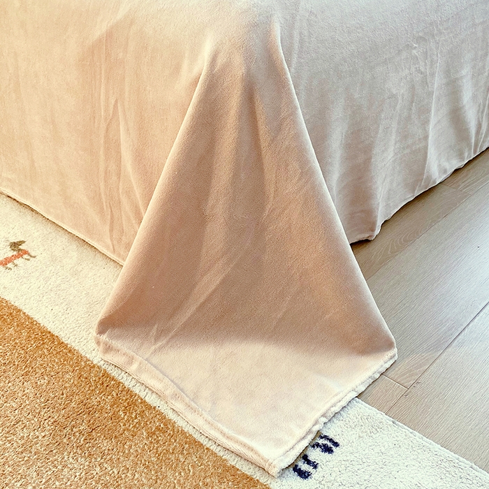 91家纺网 家纺一手货源 找家纺 YYDS网供  2025新款ins风牛奶绒四件套萌趣卡通三件套花卉单被套秋冬软fufu防静电 欢乐奶油小狗