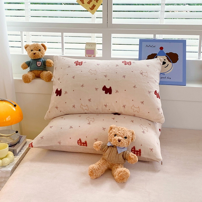 91家纺网 家纺一手货源 找家纺 YYDS网供  2025新款ins风牛奶绒四件套萌趣卡通三件套花卉单被套秋冬软fufu防静电 欢乐奶油小狗