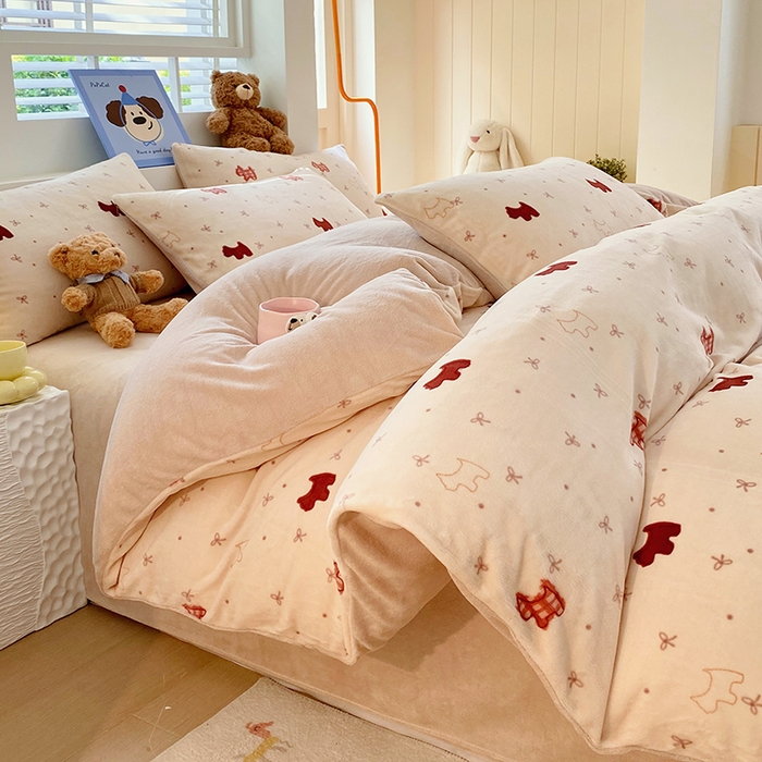 91家纺网 家纺一手货源 找家纺 YYDS网供  2025新款ins风牛奶绒四件套萌趣卡通三件套花卉单被套秋冬软fufu防静电 欢乐奶油小狗