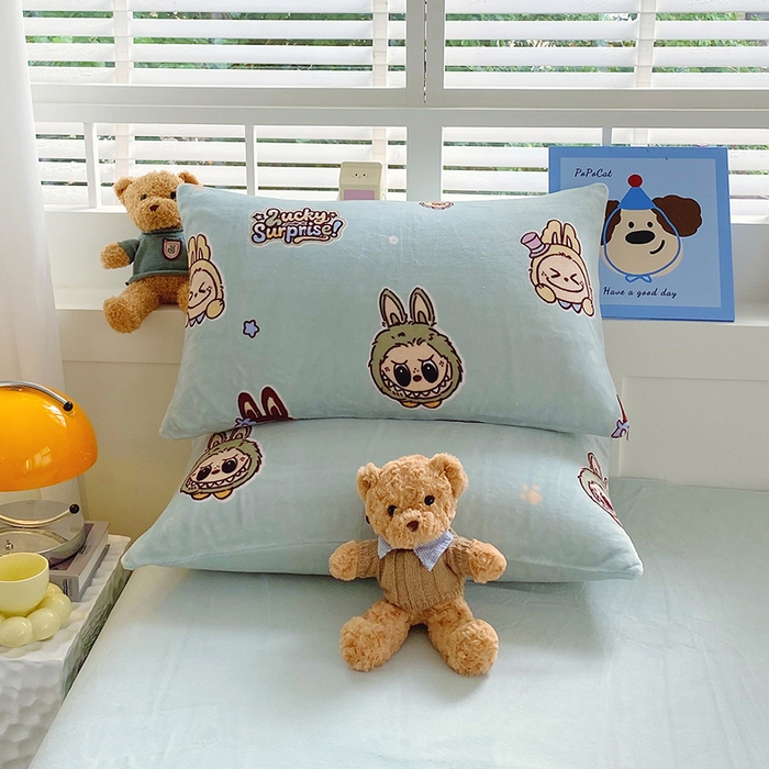 91家纺网 家纺一手货源 找家纺 YYDS网供  2025新款ins风牛奶绒四件套萌趣卡通三件套花卉单被套秋冬软fufu防静电 拉布精灵