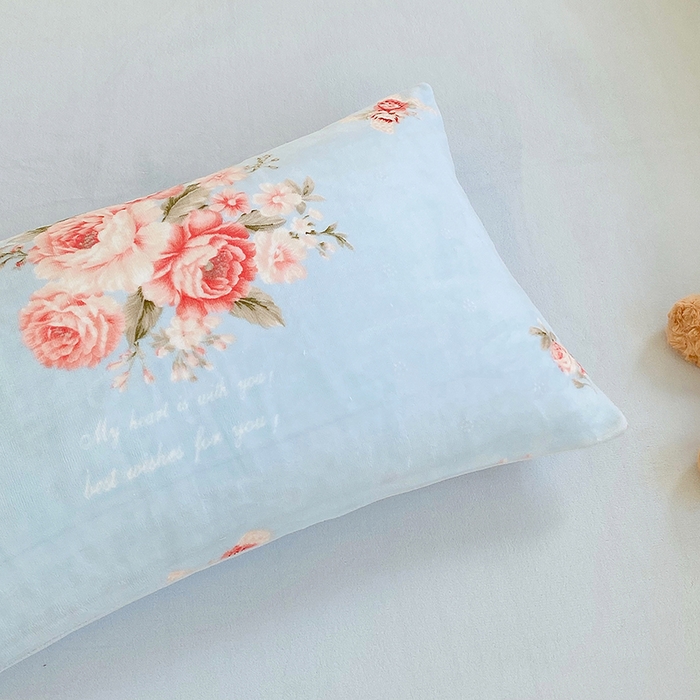 91家纺网 家纺一手货源 找家纺 YYDS网供  2025新款ins风牛奶绒四件套萌趣卡通三件套花卉单被套秋冬软fufu防静电 丽丝鲜花绽放