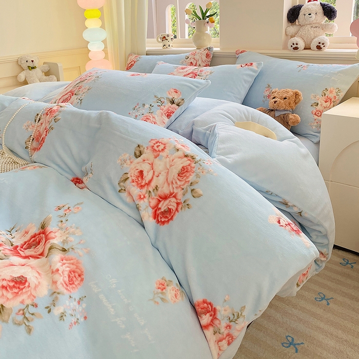 91家纺网 家纺一手货源 找家纺 YYDS网供  2025新款ins风牛奶绒四件套萌趣卡通三件套花卉单被套秋冬软fufu防静电 丽丝鲜花绽放