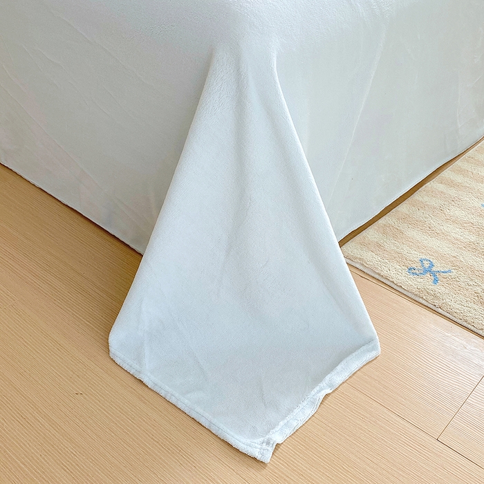 91家纺网 家纺一手货源 找家纺 YYDS网供  2025新款ins风牛奶绒四件套萌趣卡通三件套花卉单被套秋冬软fufu防静电 丽丝鲜花绽放