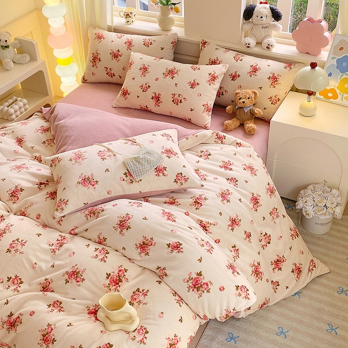 91家纺网 家纺一手货源 找家纺 YYDS网供  2025新款ins风牛奶绒四件套萌趣卡通三件套花卉单被套秋冬软fufu防静电 玫瑰约花仙子