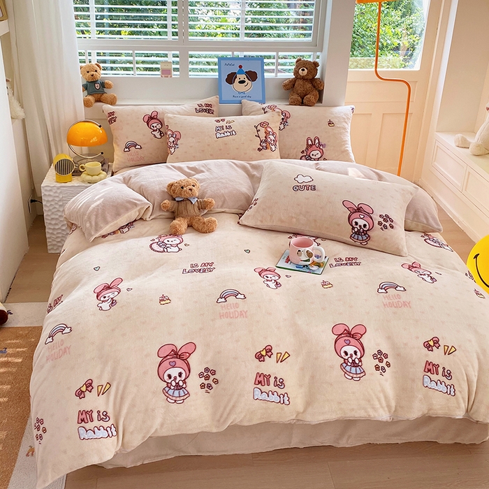 91家纺网 家纺一手货源 找家纺 YYDS网供  2025新款ins风牛奶绒四件套萌趣卡通三件套花卉单被套秋冬软fufu防静电 美乐蒂萌