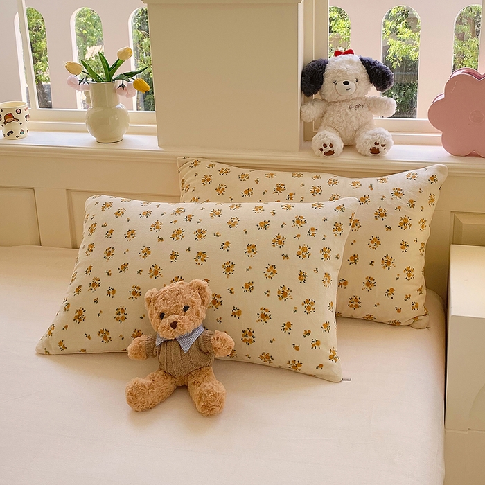 91家纺网 家纺一手货源 找家纺 YYDS网供  2025新款ins风牛奶绒四件套萌趣卡通三件套花卉单被套秋冬软fufu防静电 田国小花