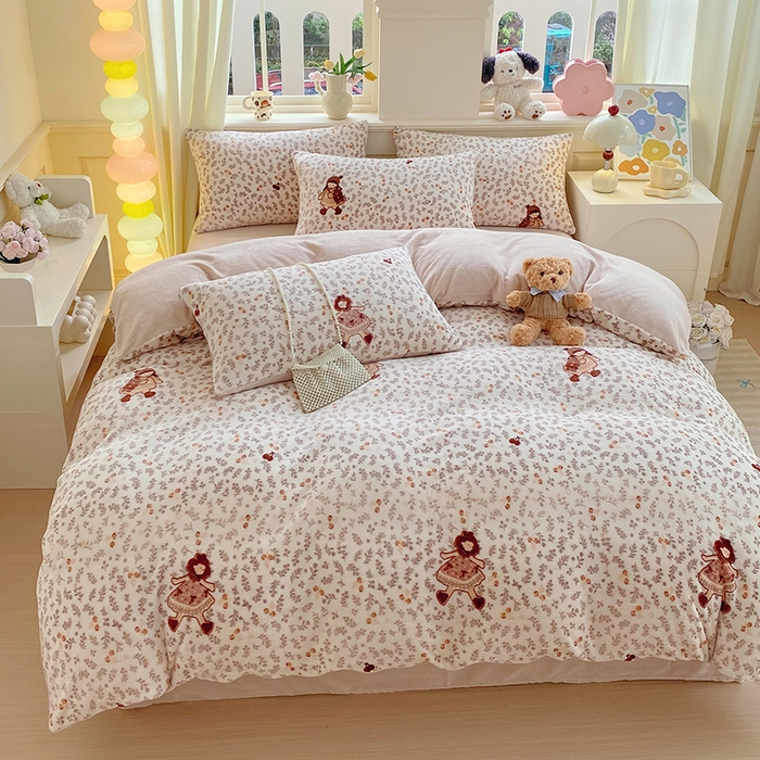 91家纺网 家纺一手货源 找家纺 YYDS网供  2025新款ins风牛奶绒四件套萌趣卡通三件套花卉单被套秋冬软fufu防静电 甜美花间女孩