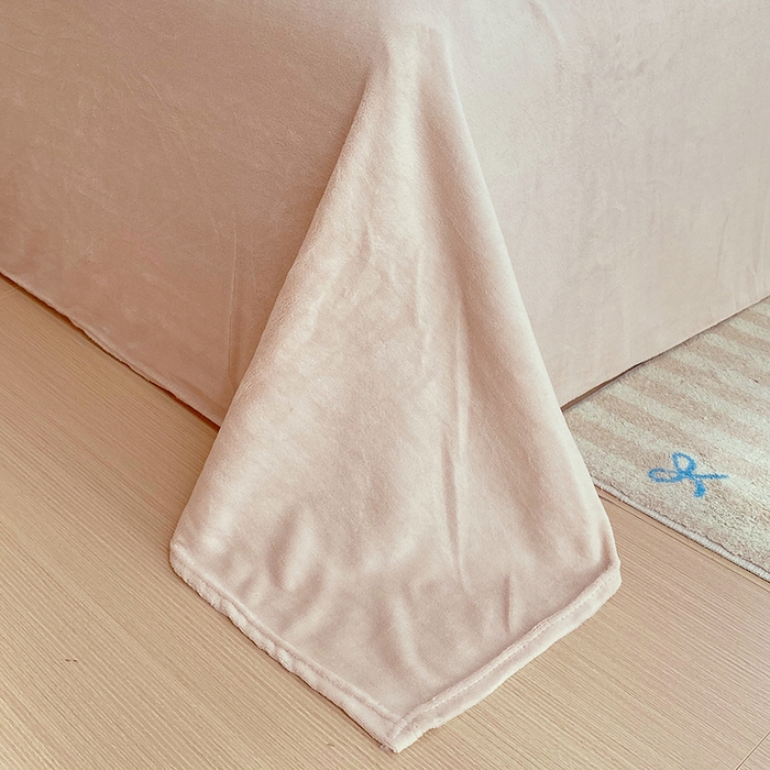 91家纺网 家纺一手货源 找家纺 YYDS网供  2025新款ins风牛奶绒四件套萌趣卡通三件套花卉单被套秋冬软fufu防静电 甜美花间女孩