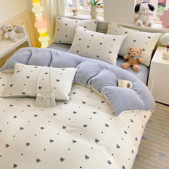 91家纺网 家纺一手货源 找家纺 YYDS网供  2025新款ins风牛奶绒四件套萌趣卡通三件套花卉单被套秋冬软fufu防静电 甜蜜蝴蝶结