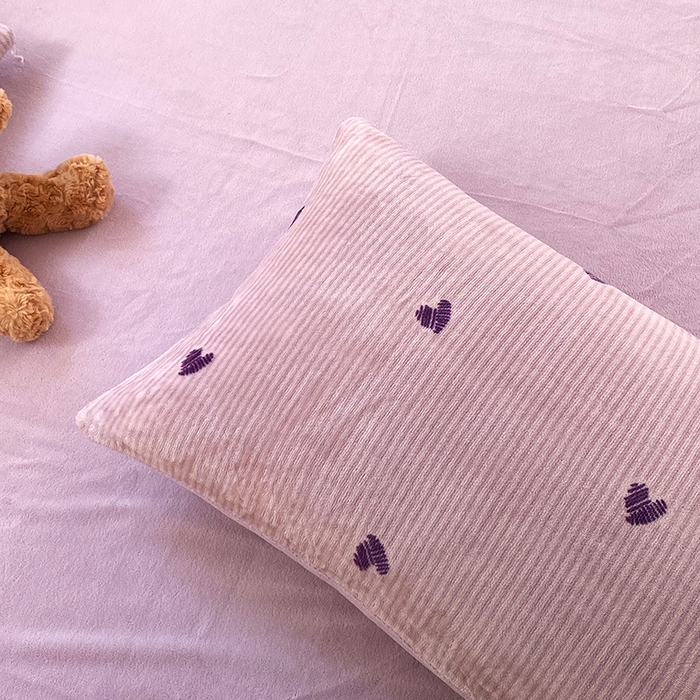 91家纺网 家纺一手货源 找家纺 YYDS网供  2025新款ins风牛奶绒四件套萌趣卡通三件套花卉单被套秋冬软fufu防静电 条纹爱心如愿