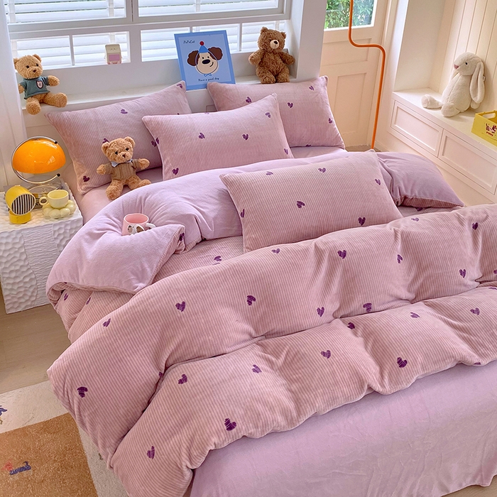 91家纺网 家纺一手货源 找家纺 YYDS网供  2025新款ins风牛奶绒四件套萌趣卡通三件套花卉单被套秋冬软fufu防静电 条纹爱心如愿