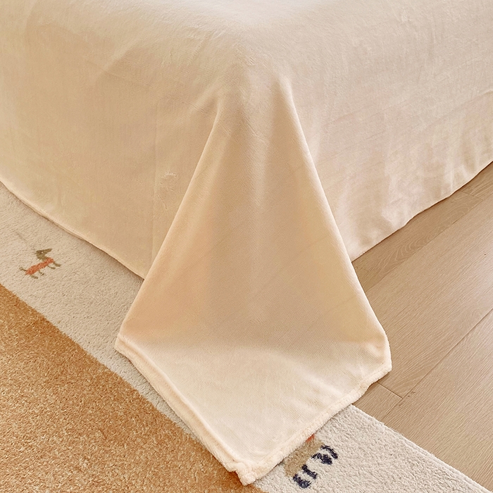 91家纺网 家纺一手货源 找家纺 YYDS网供  2025新款ins风牛奶绒四件套萌趣卡通三件套花卉单被套秋冬软fufu防静电 旺旺乐狗波点