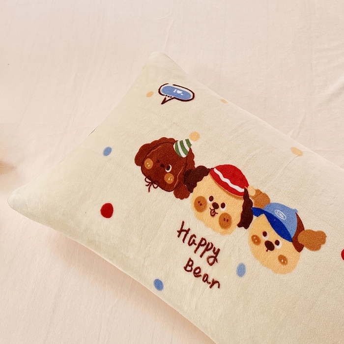 91家纺网 家纺一手货源 找家纺 YYDS网供  2025新款ins风牛奶绒四件套萌趣卡通三件套花卉单被套秋冬软fufu防静电 旺旺乐狗波点