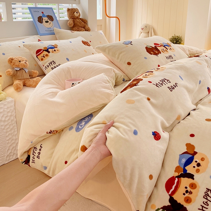 91家纺网 家纺一手货源 找家纺 YYDS网供  2025新款ins风牛奶绒四件套萌趣卡通三件套花卉单被套秋冬软fufu防静电 旺旺乐狗波点