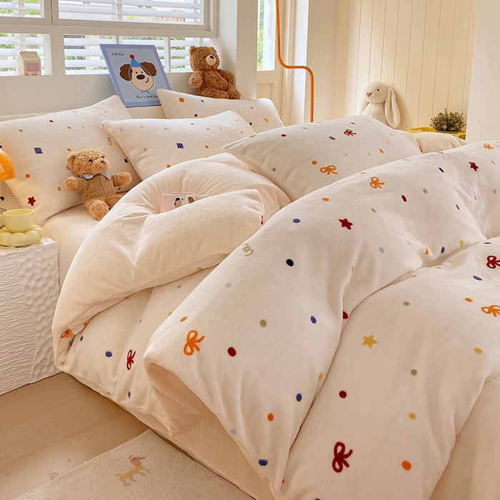 91家纺网 家纺一手货源 找家纺 YYDS网供  2025新款ins风牛奶绒四件套萌趣卡通三件套花卉单被套秋冬软fufu防静电 五彩星空点点