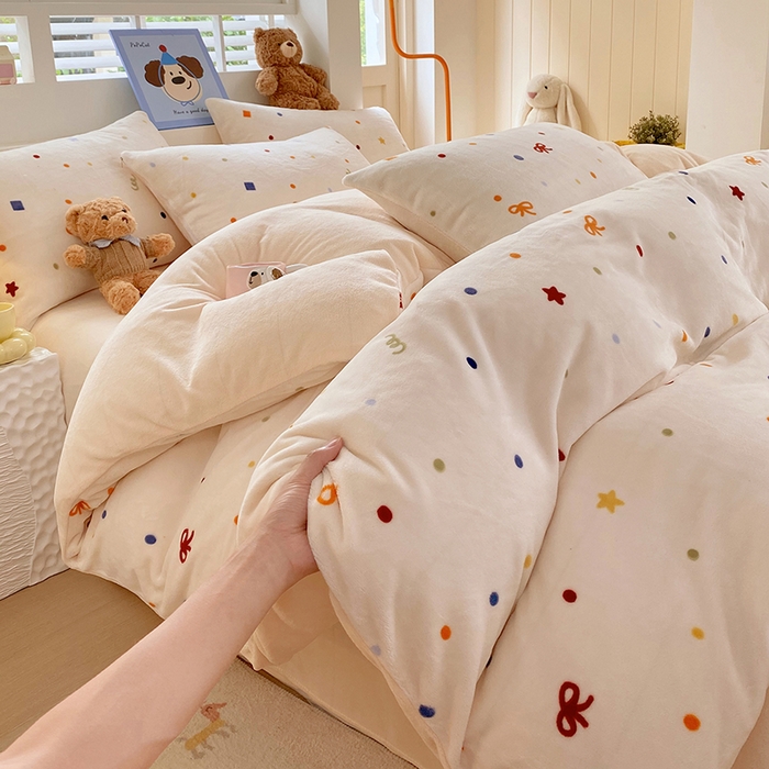 91家纺网 家纺一手货源 找家纺 YYDS网供  2025新款ins风牛奶绒四件套萌趣卡通三件套花卉单被套秋冬软fufu防静电 五彩星空点点