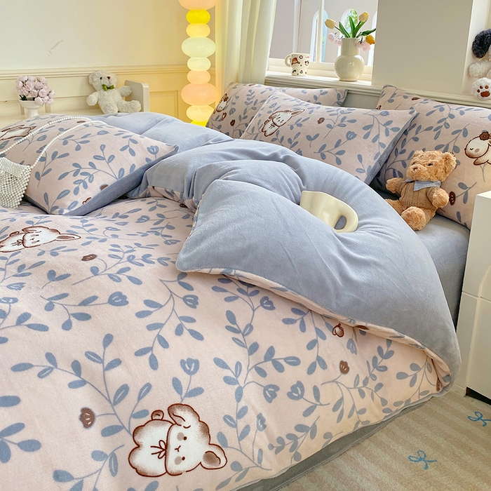 91家纺网 家纺一手货源 找家纺 YYDS网供  2025新款ins风牛奶绒四件套萌趣卡通三件套花卉单被套秋冬软fufu防静电 叶子繁花萌兔