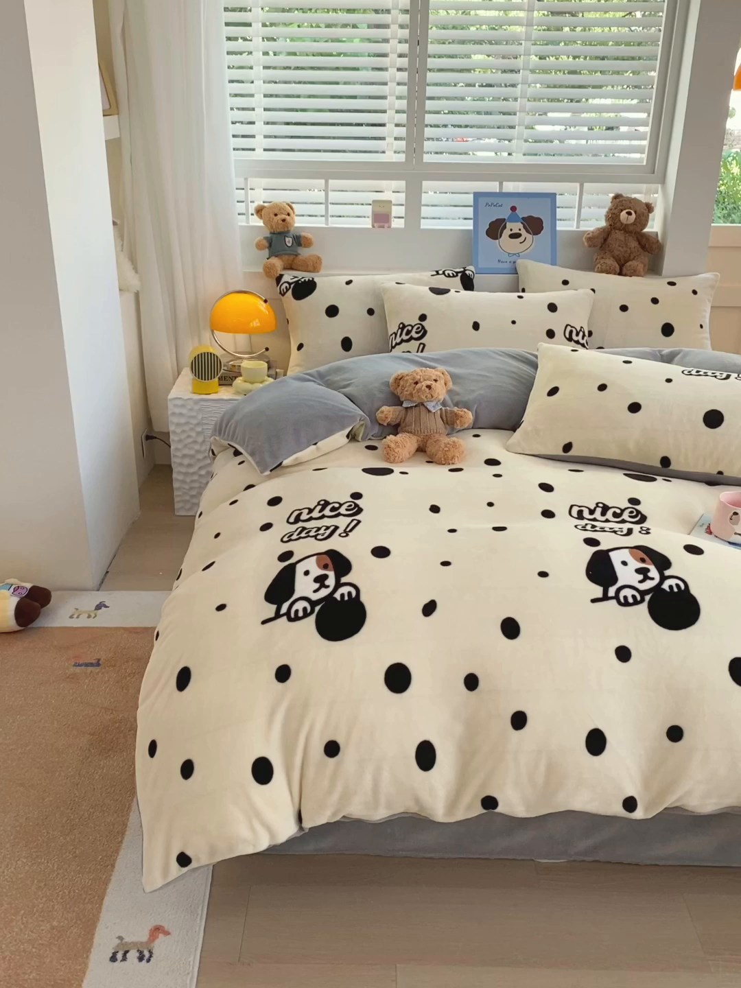 91家纺网 家纺一手货源 找家纺 YYDS网供  2025新款ins风牛奶绒四件套萌趣卡通三件套花卉单被套秋冬软fufu防静电 黑白的波点狗