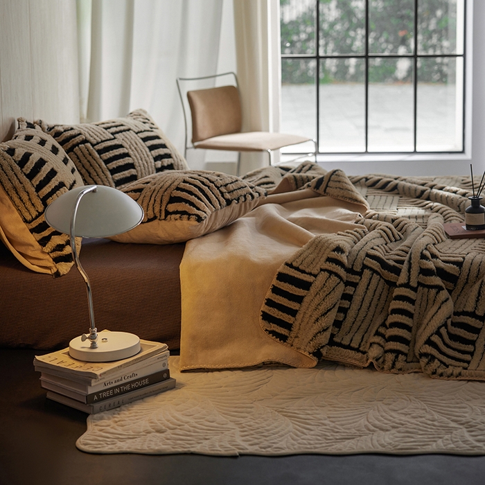 91家纺网 家纺一手货源 找家纺 宜代光年 2025新款云貂绒色织提花双层毯-场景一 素影织梦-咖