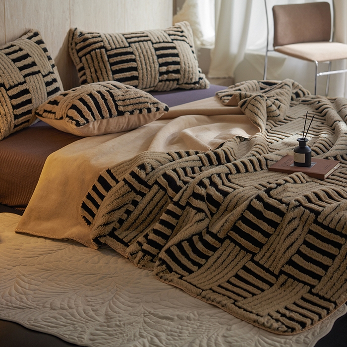 91家纺网 家纺一手货源 找家纺 宜代光年 2025新款云貂绒色织提花双层毯-场景一 素影织梦-咖