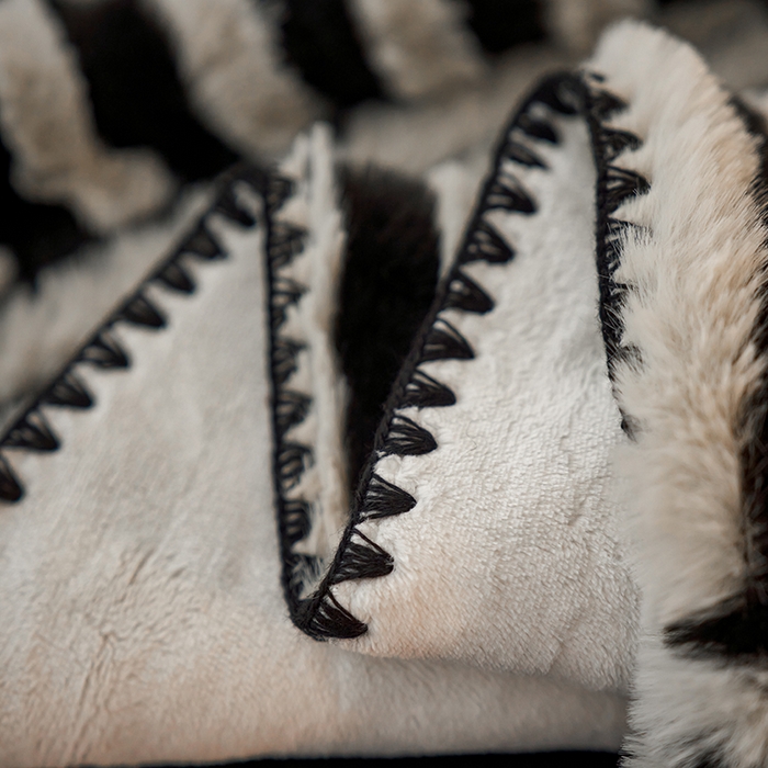 91家纺网 家纺一手货源 找家纺 （总）宜代光年 2025新款云貂绒色织提花双层毯-场景二