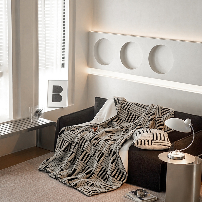 91家纺网 家纺一手货源 找家纺 （总）宜代光年 2025新款云貂绒色织提花双层毯-场景二