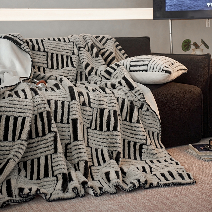 91家纺网 家纺一手货源 找家纺 （总）宜代光年 2025新款云貂绒色织提花双层毯-场景二