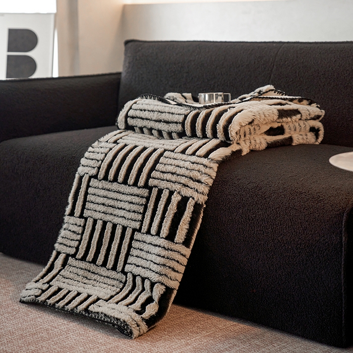 91家纺网 家纺一手货源 找家纺 （总）宜代光年 2025新款云貂绒色织提花双层毯-场景二