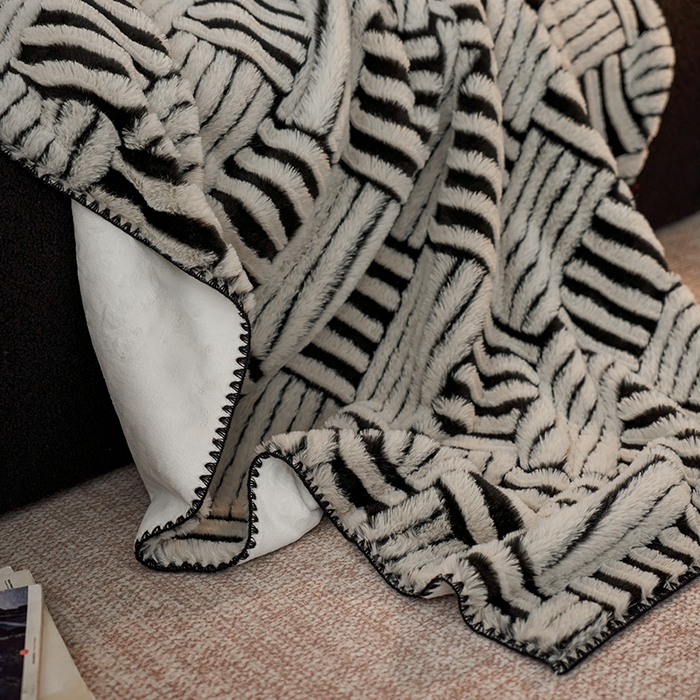 91家纺网 家纺一手货源 找家纺 宜代光年 2025新款云貂绒色织提花双层毯-场景二 素影织梦-白