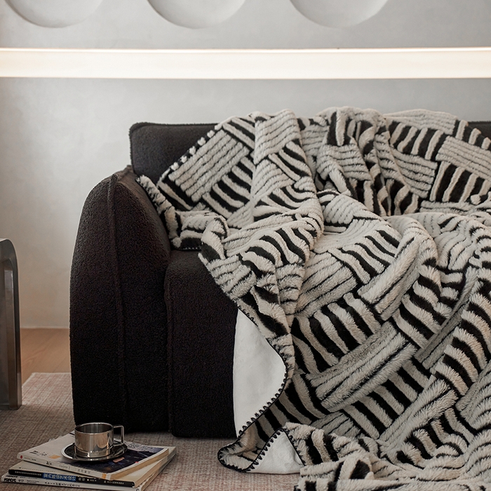 91家纺网 家纺一手货源 找家纺 宜代光年 2025新款云貂绒色织提花双层毯-场景二 素影织梦-白