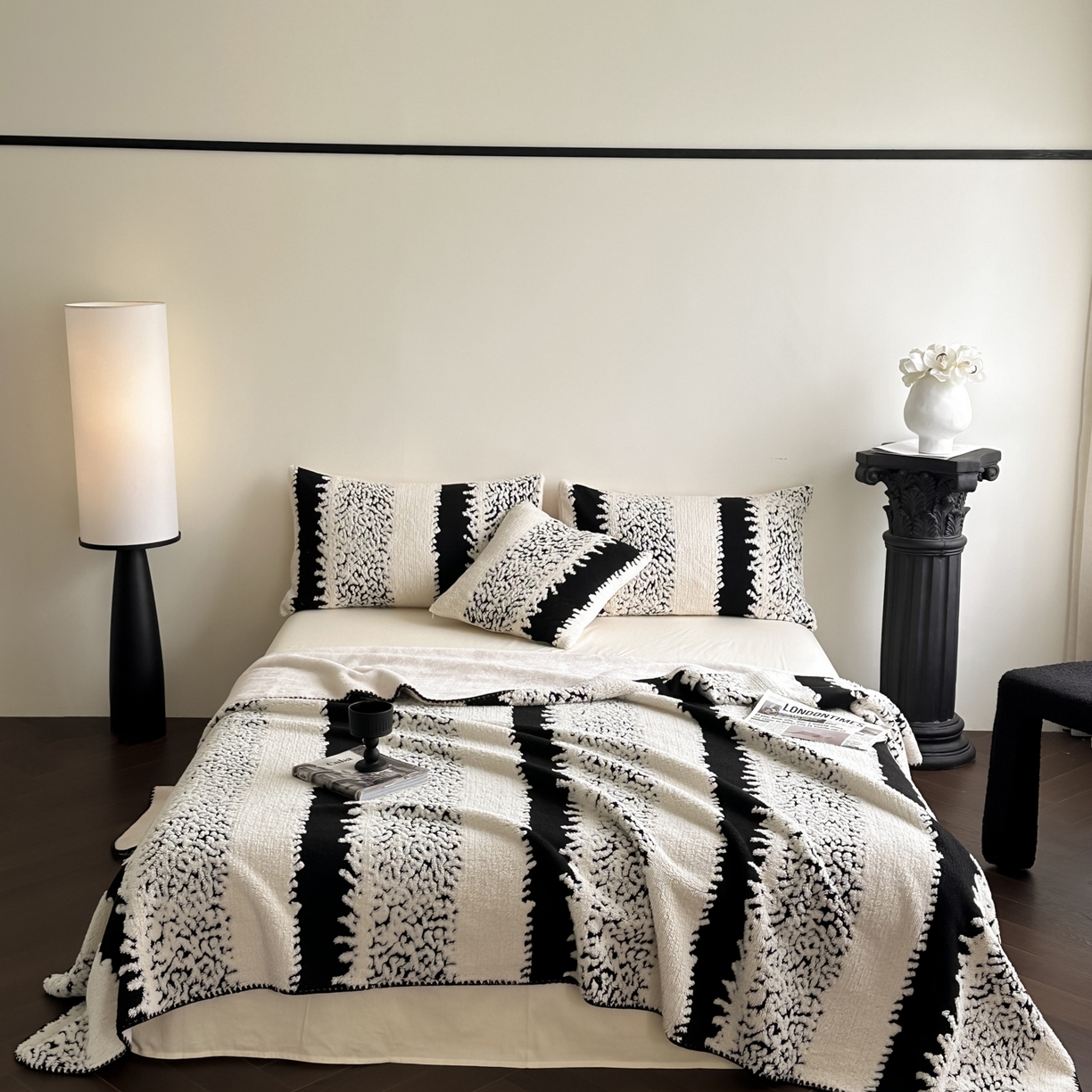 91家纺网 家纺一手货源 找家纺 宜代光年 2025新款阳离子大提花复合绒毯子毛毯 织纹逸境