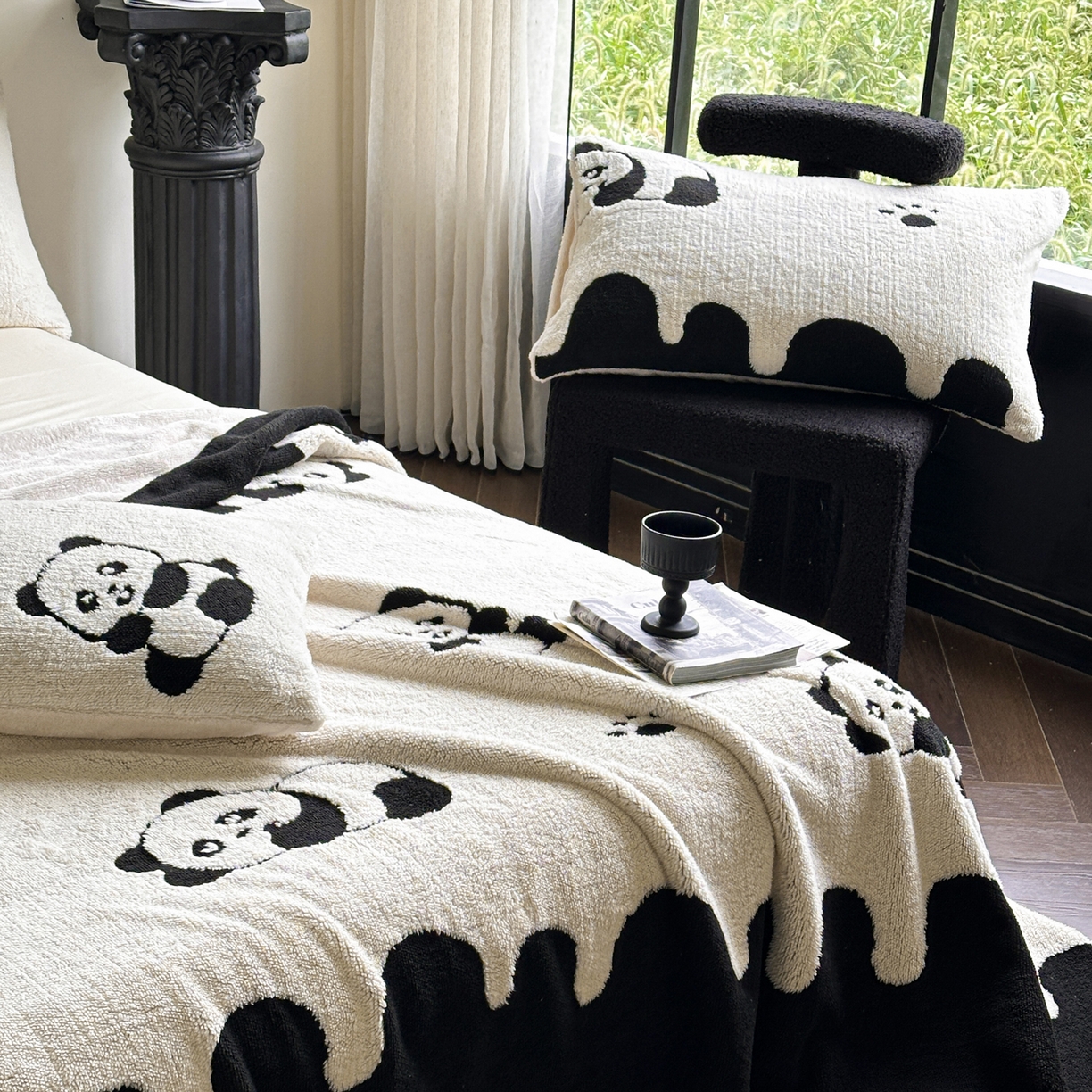 91家纺网 家纺一手货源 找家纺 宜代光年 2025新款阳离子大提花复合绒毯子毛毯 熊猫趣梦