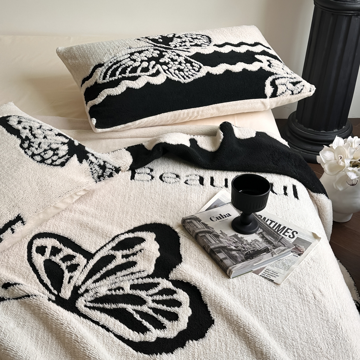 91家纺网 家纺一手货源 找家纺 宜代光年 2025新款阳离子大提花复合绒毯子毛毯 蝶舞翩翩