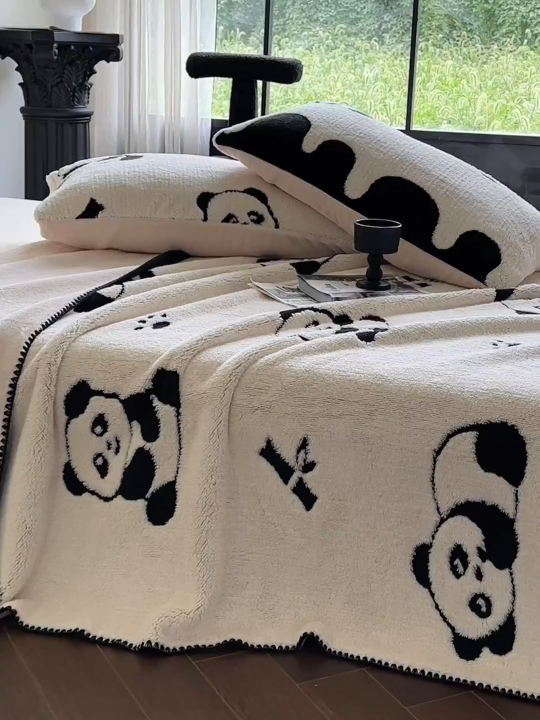 91家纺网 家纺一手货源 找家纺 宜代光年 2025新款阳离子大提花复合绒毯子毛毯 熊猫趣梦